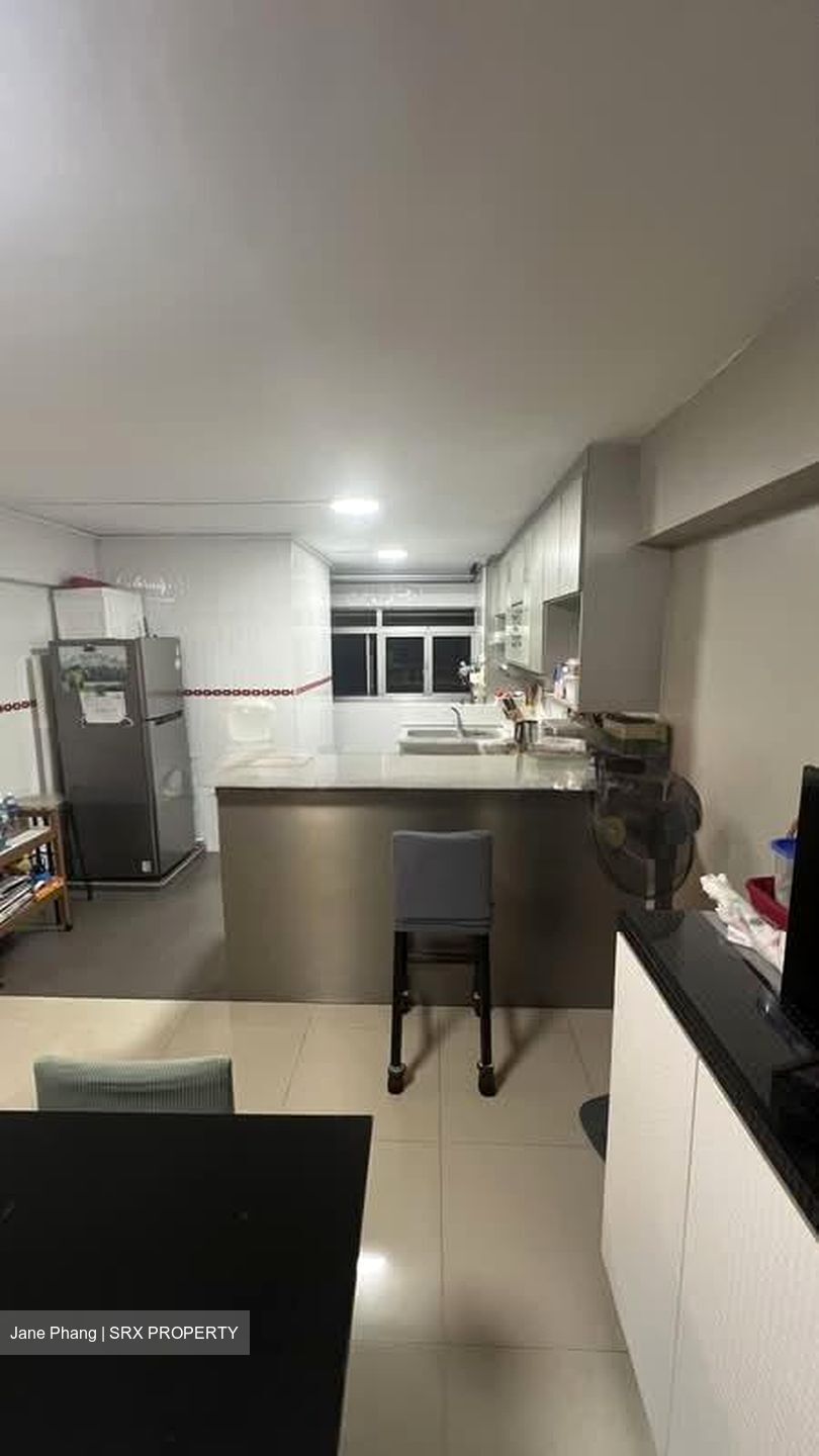 Blk 906 Jurong West Street 91 (Jurong West), HDB Executive #535948891
